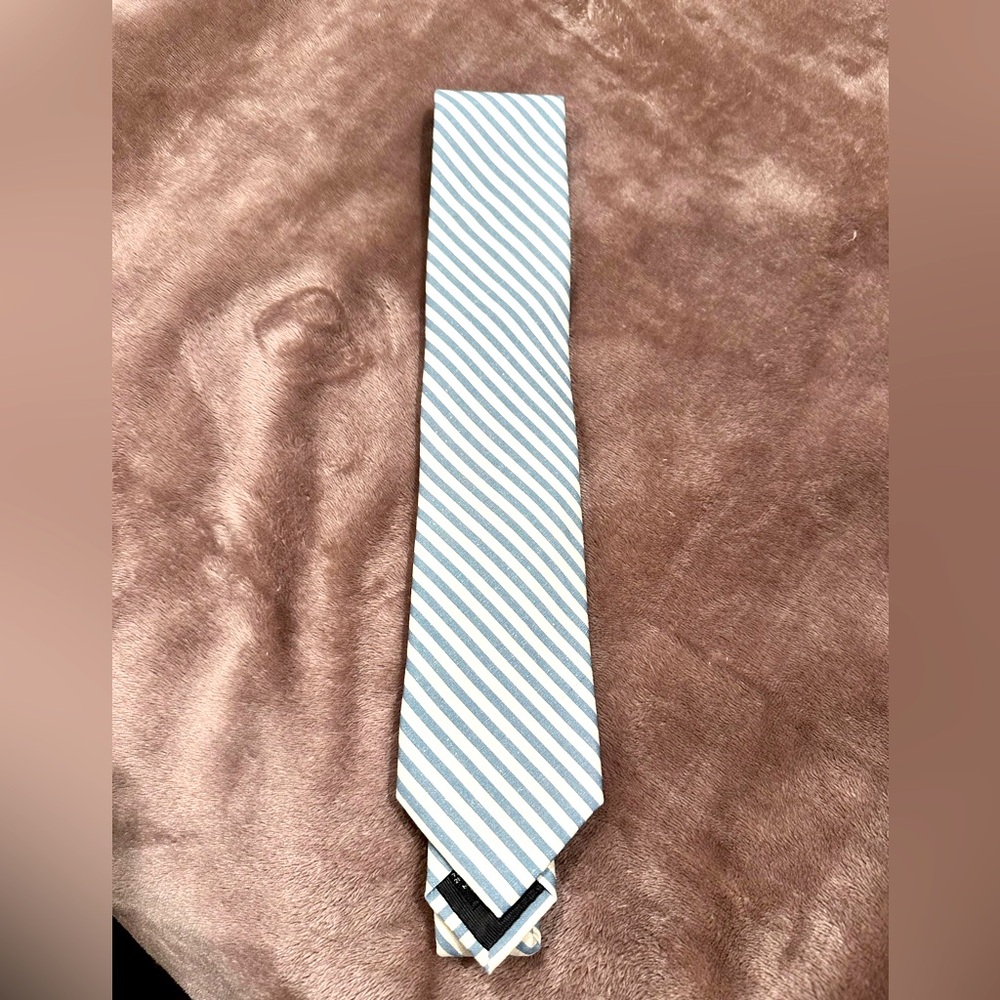 NWT Blue/Cream Pinstripe Tie